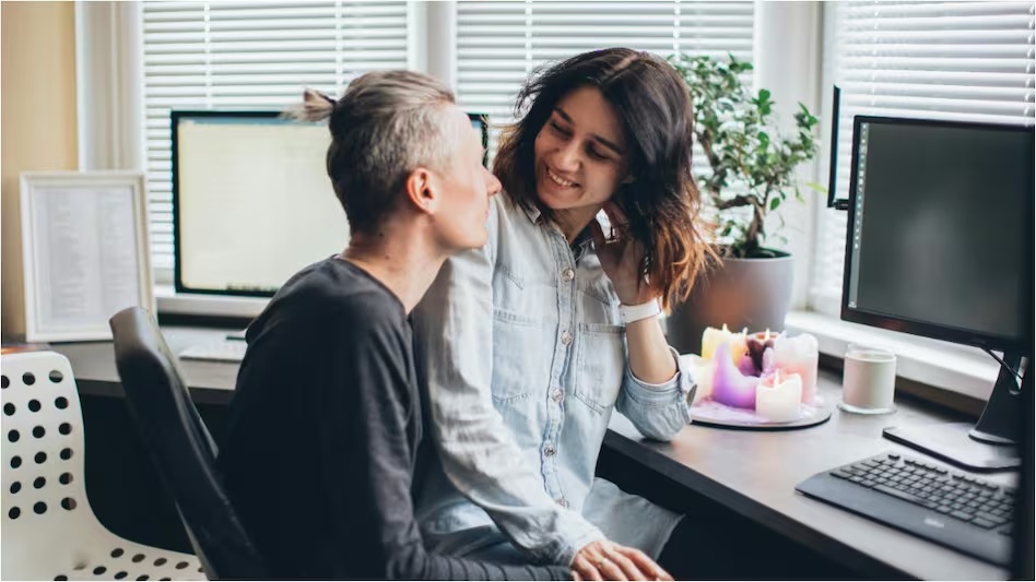 40% of respondents cheated on their partner in a survey on ‘office romance’